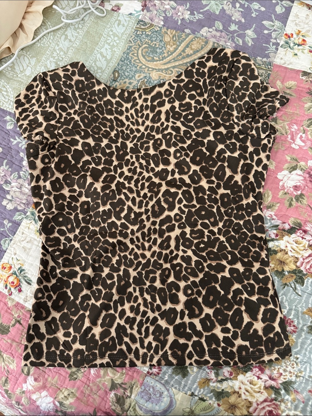 Cotton-On Leopard Print Short Sleeve Low Back Tee in Black & Tan